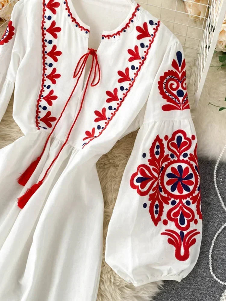 Women's Bohemian Embroidered Floral Dress – Autumn High Waist Pleated O-Neck Lantern Sleeve Vestidos