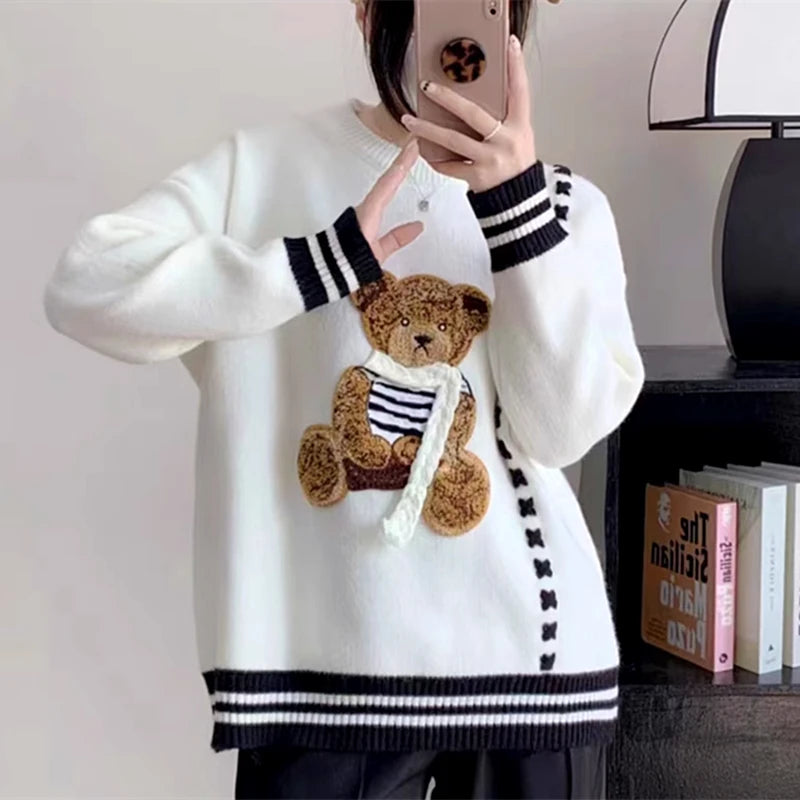 Unisex Kawaii Bear Embroidered Sweater – Harajuku Y2K Loose Fit Pullover