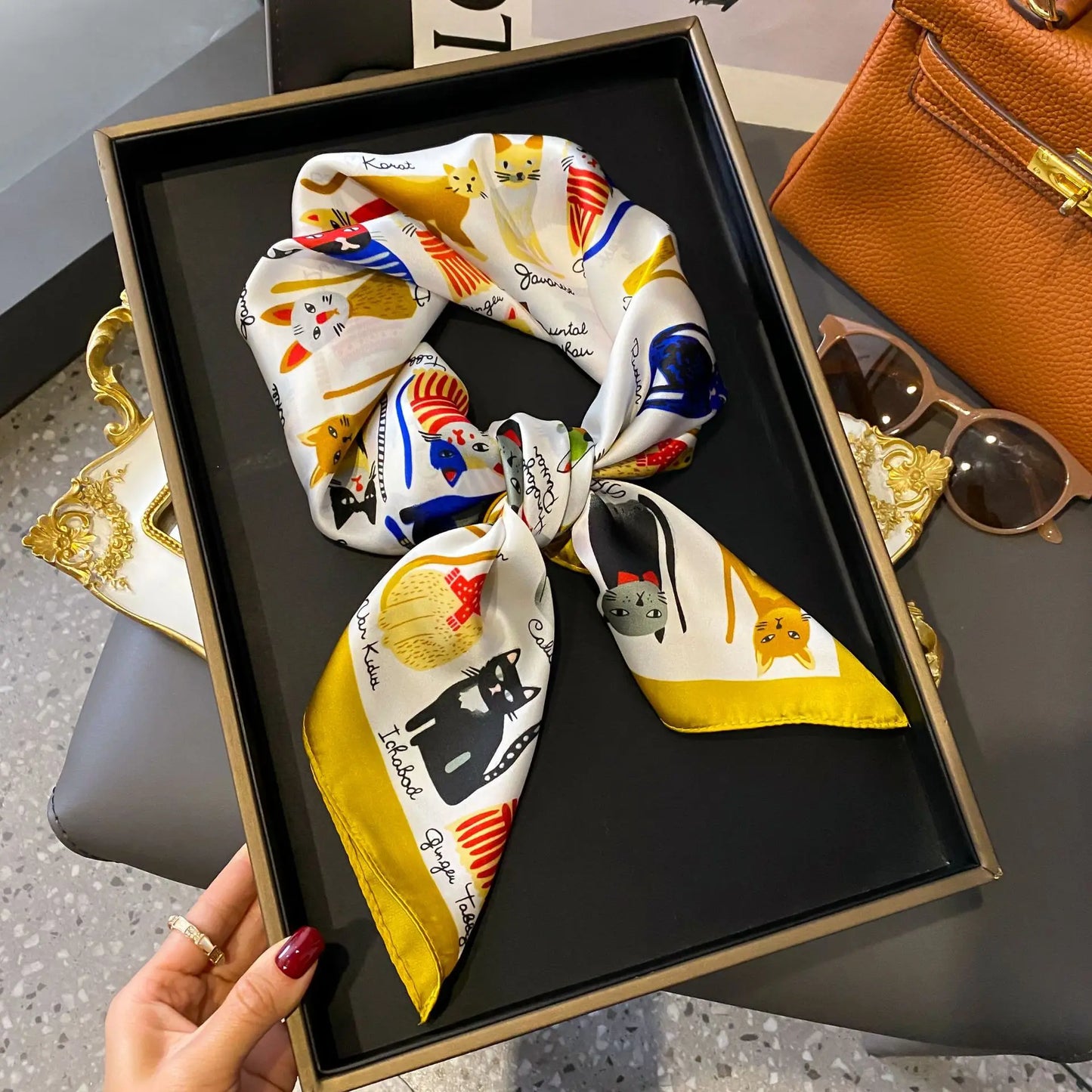 Elegant Luxury Chain Print Silk Scarf For Fashionable Sun Protection