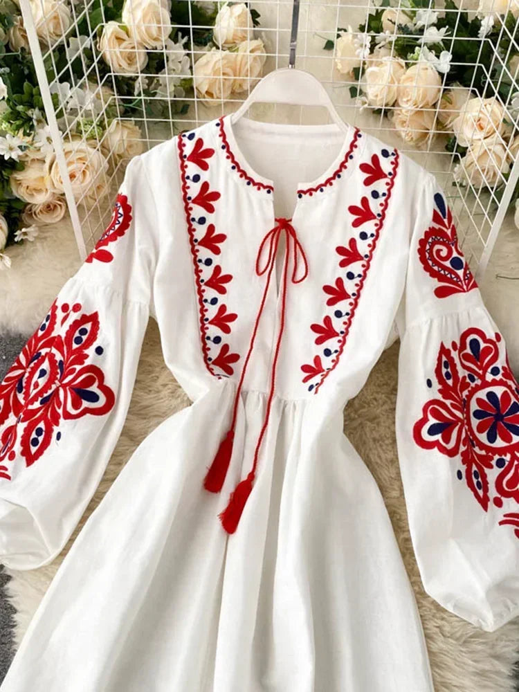Women's Bohemian Embroidered Floral Dress – Autumn High Waist Pleated O-Neck Lantern Sleeve Vestidos