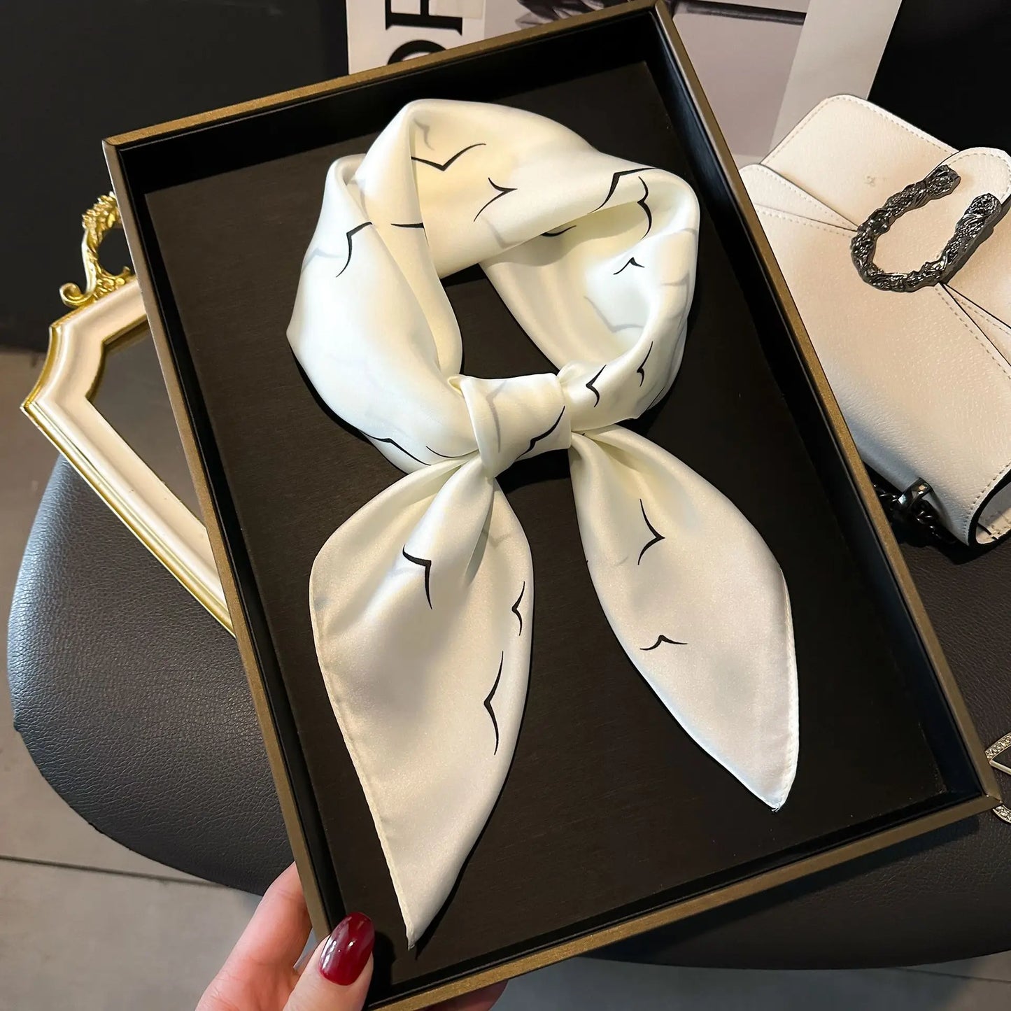 Elegant Luxury Chain Print Silk Scarf For Fashionable Sun Protection