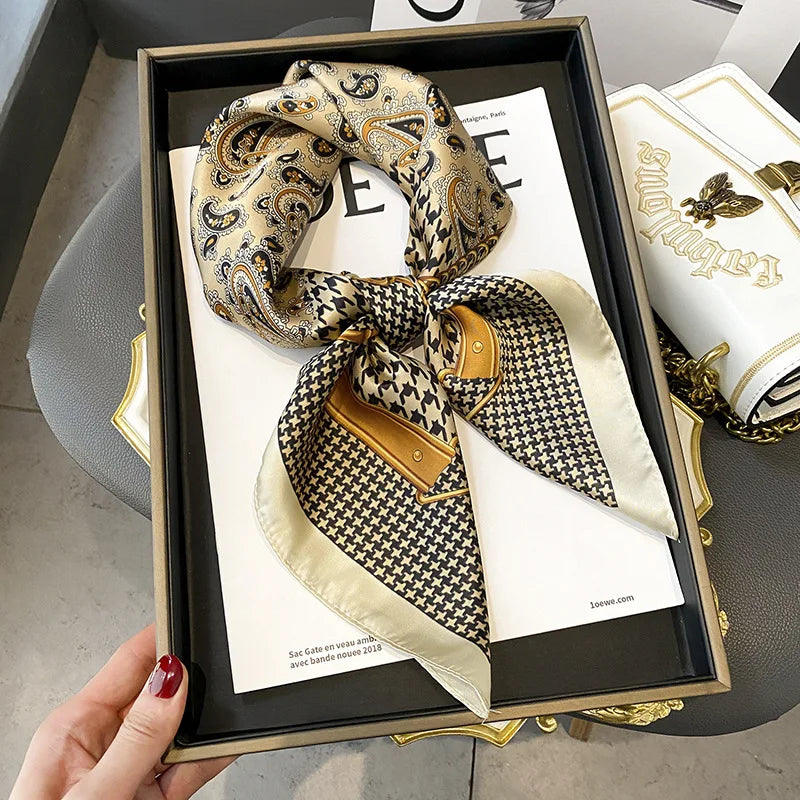 Elegant Luxury Chain Print Silk Scarf For Fashionable Sun Protection