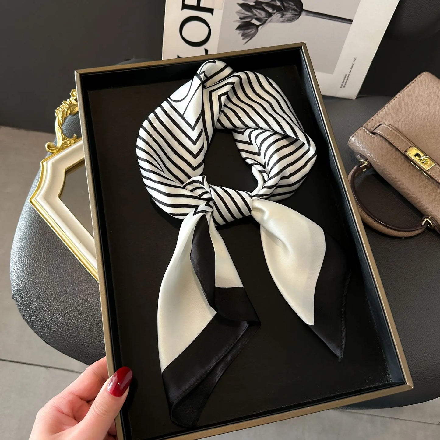Elegant Luxury Chain Print Silk Scarf For Fashionable Sun Protection