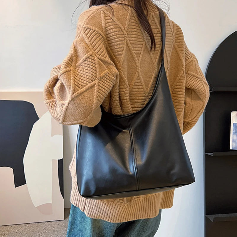 Retro Women’s Shoulder Tote Bag – Versatile Crossbody Pack, Large Capacity Fashion Commuter Book Bag