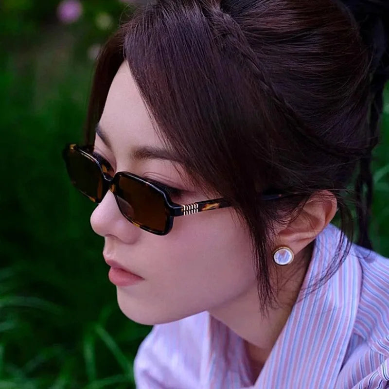 Stunning Rectangle Sunglasses For Stylish UV Protection