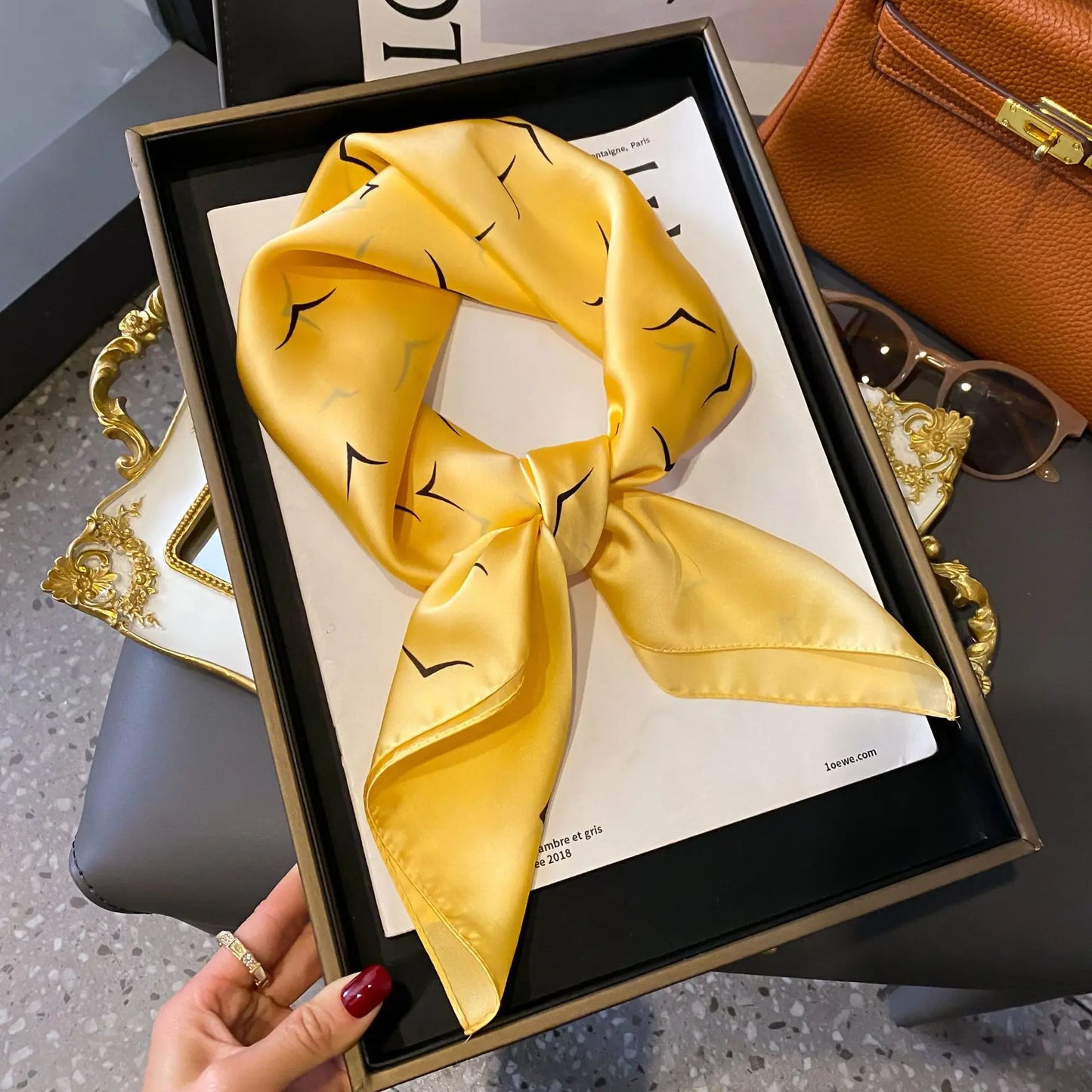 Elegant Luxury Chain Print Silk Scarf For Fashionable Sun Protection
