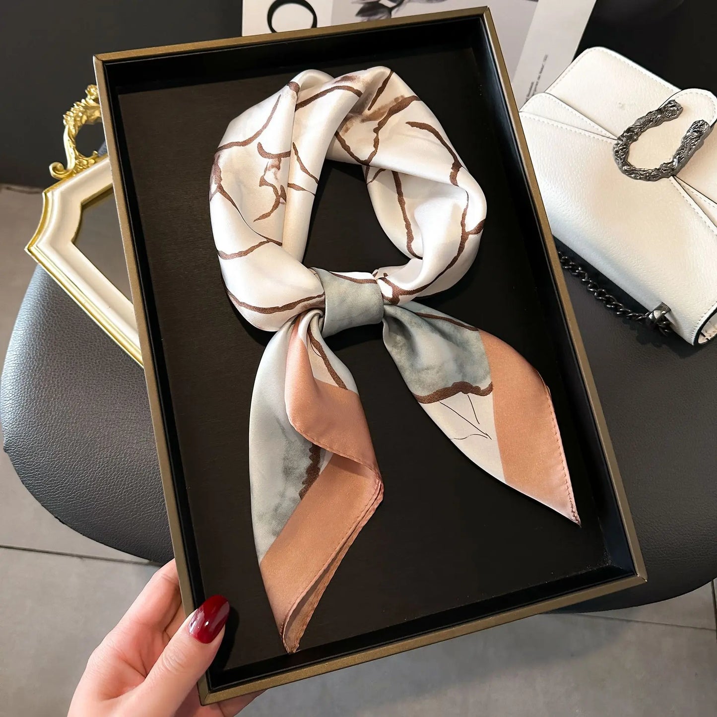 Elegant Luxury Chain Print Silk Scarf For Fashionable Sun Protection