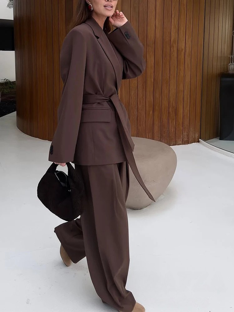 TRAFZA Chic Women Suit for Effortless Office Elegance