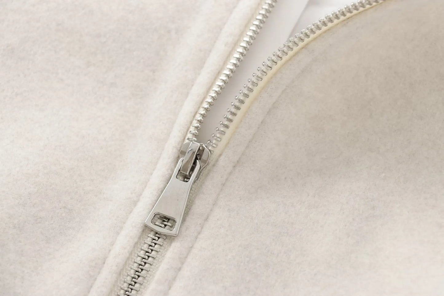 TRAF Women's Zipper Bomber Jacket – Soft Cropped Sports Jacket with Long Sleeves (2024)