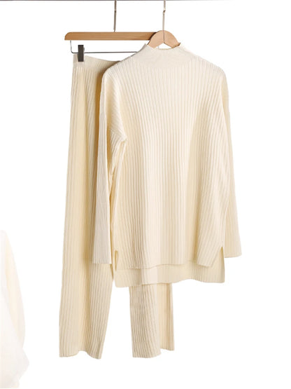 Cozy Autumn & Winter 2-Piece Knitted Tracksuit Set for Women – Turtleneck Sweater & Straight-Leg Joggers